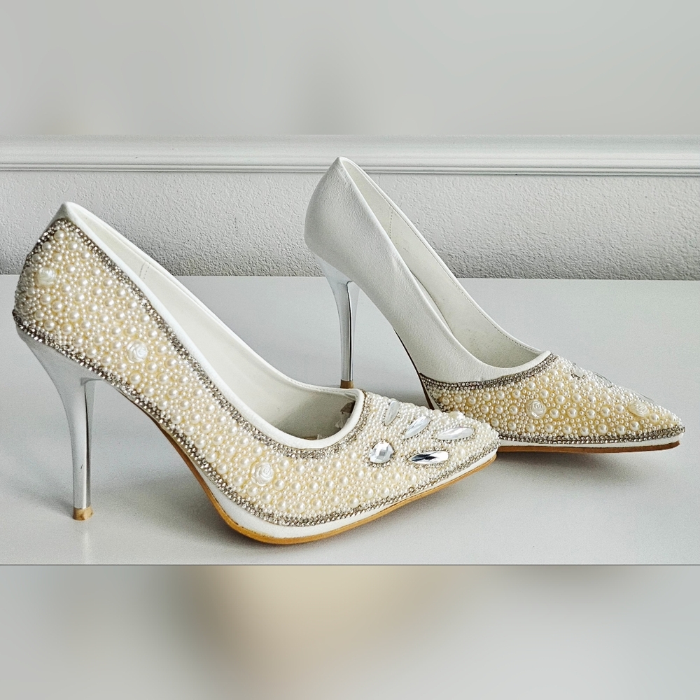 Sweetie's Shoe Collection Beaded Crystal Embellished Pumps - Size 11